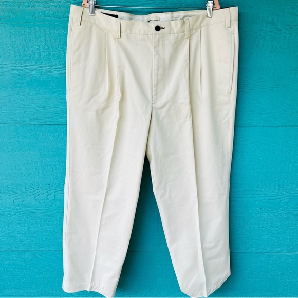 ORVIS ULTIMATE PLEATED FRONT KHAKIS SIZE 42x 30 NWT - Picture 2 of 7